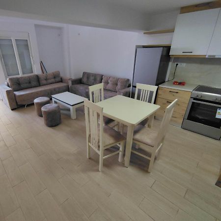 Rose Apartment Saranda Dış mekan fotoğraf