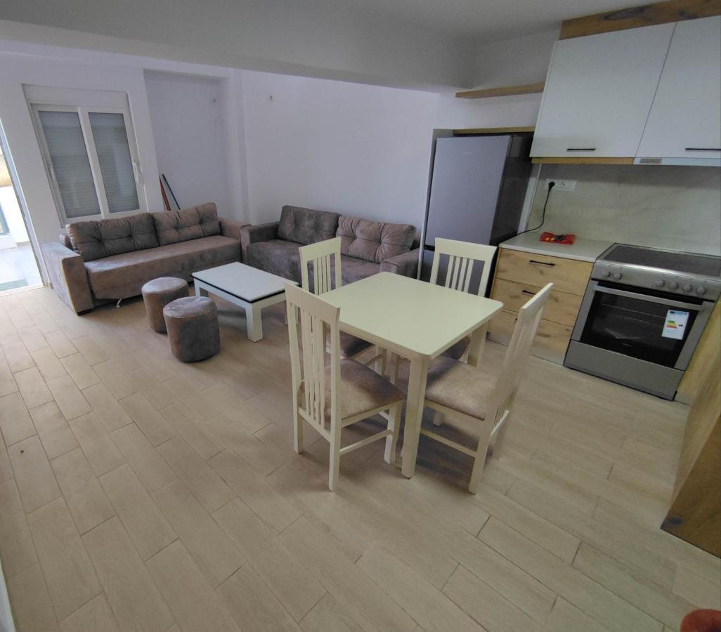 Rose Apartment Saranda Dış mekan fotoğraf